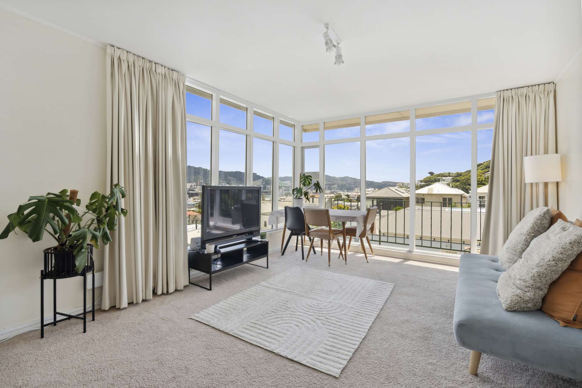 8/2 Scarborough Terrace Mount Victoria_0