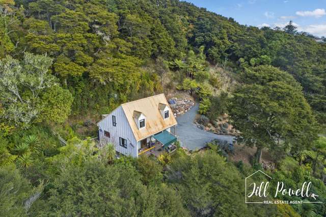 OFF GRID cottage emersed in nature!