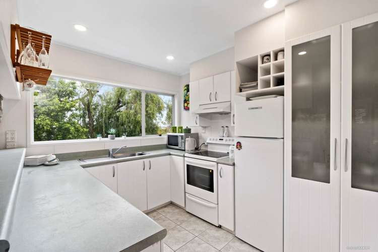 136 Halsey Drive Lynfield_12