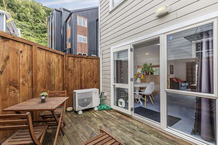 4/14A Glenmore Street Thorndon_11