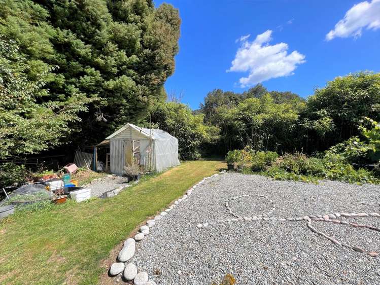 119 Main Road Blackball_24