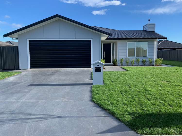 8 Drovers Way Frimley_0