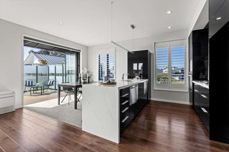 59 Waterstock Way Parklands_10