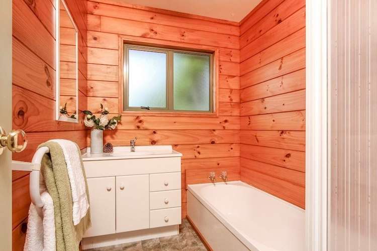 59a Tirimoana Road Te Atatu South_17