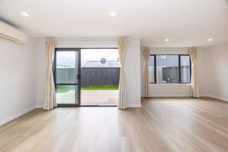 6 Henry Lloyd Place Silverdale_7