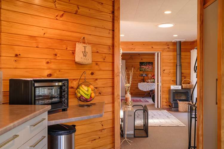 22 Ruru Avenue Lytton West_8