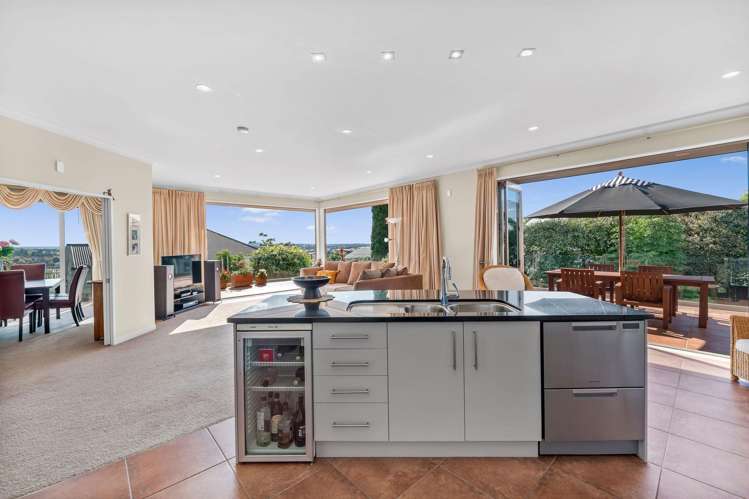 10 Mangerton Lane East Tamaki Heights_13