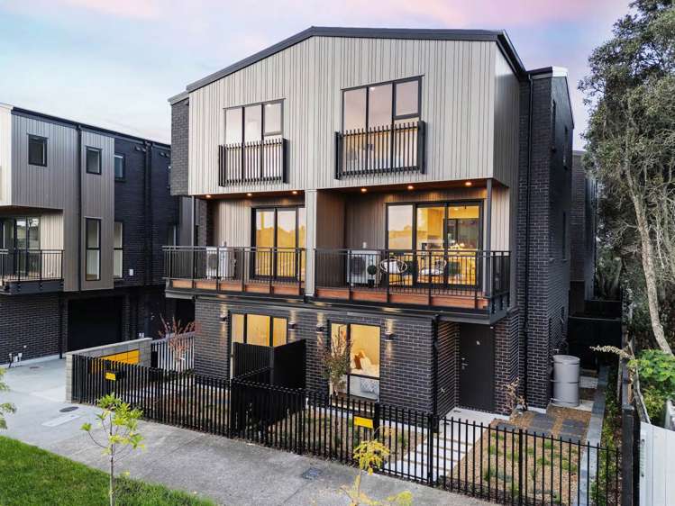 9A & 9B Huia Road_0
