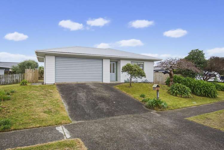 27 Rutherford Drive Waikanae Beach_0