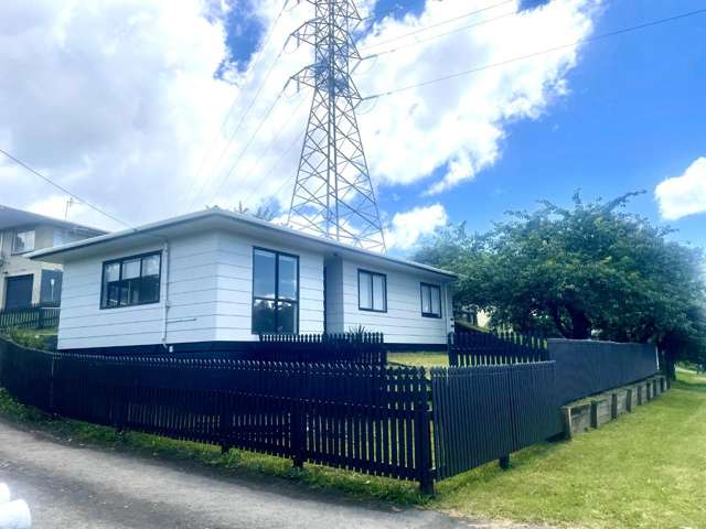 Light-Filled Living Close to School & Town