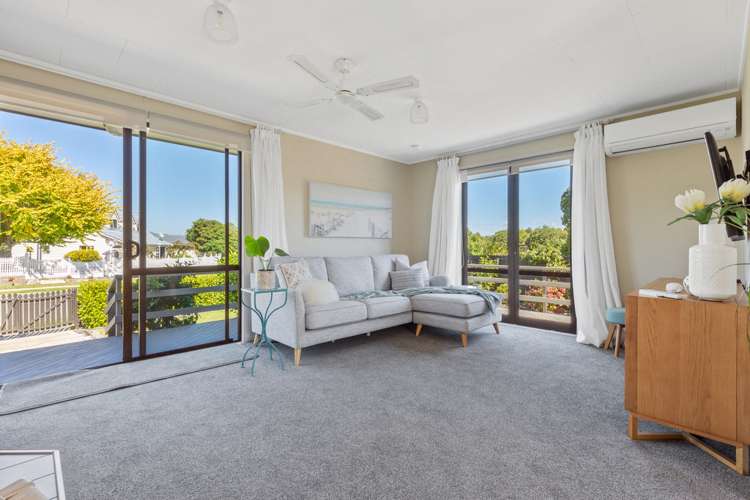 64 Aldinga Avenue Stoke_5