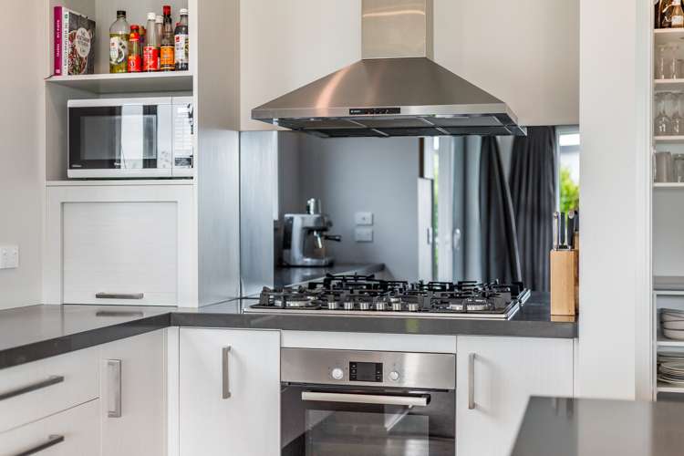 105 Endeavour Drive Whitby_6