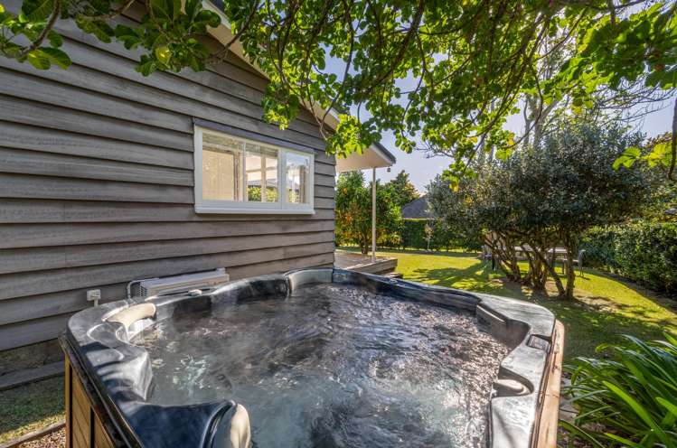 41 Seymour Road Mellons Bay_25