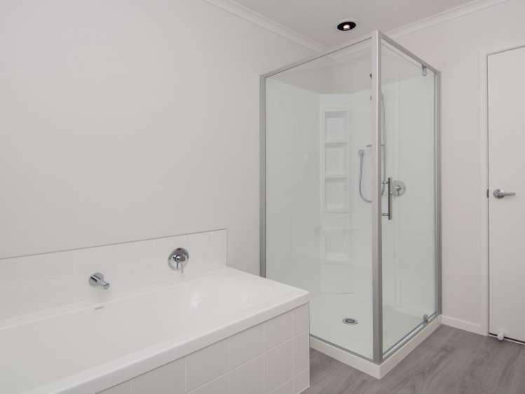 15 Kahuparere Crescent Pyes Pa_13