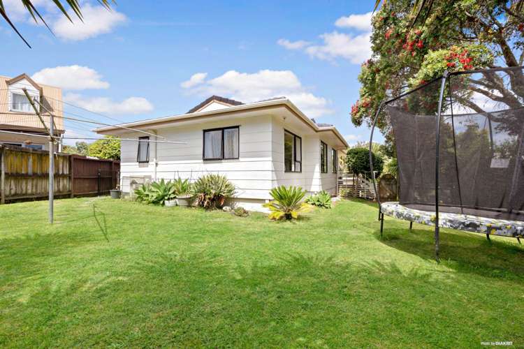 15 Hoylake Place Wattle Downs_11