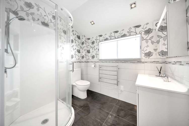 10 Pompolona Street Te Anau_13