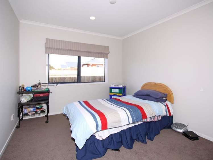 23 Montague Grove Stratford_11