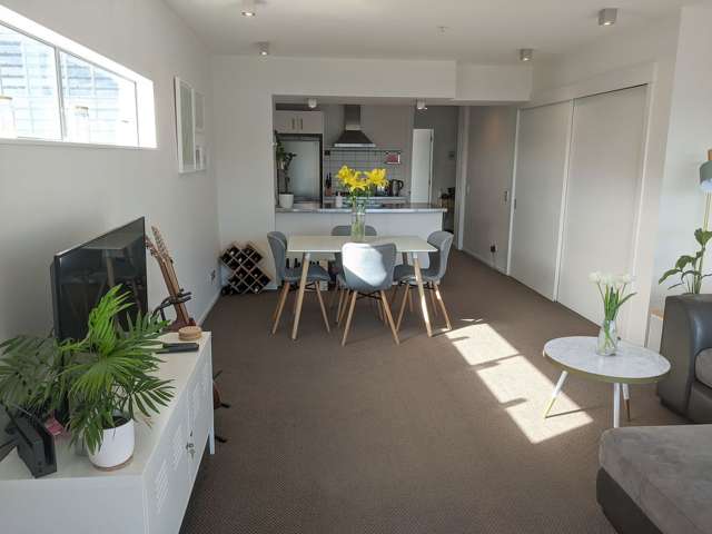 Chic 2BR Te Aro Haven w/ Balcony!