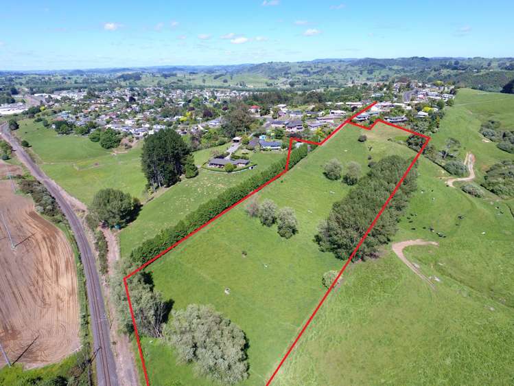 95 Mountain View Road_0