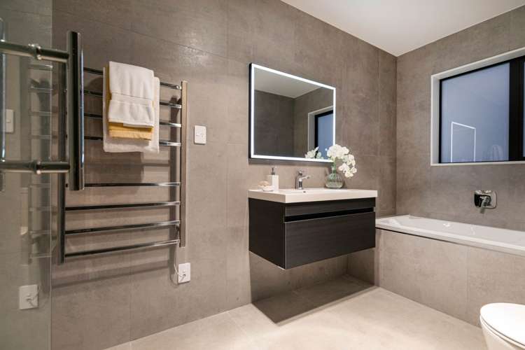 40 Houpuni Road Wainui_12