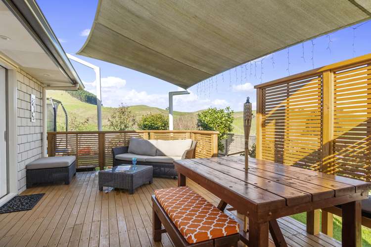 240 Ballintoy Park Drive Welcome Bay_9