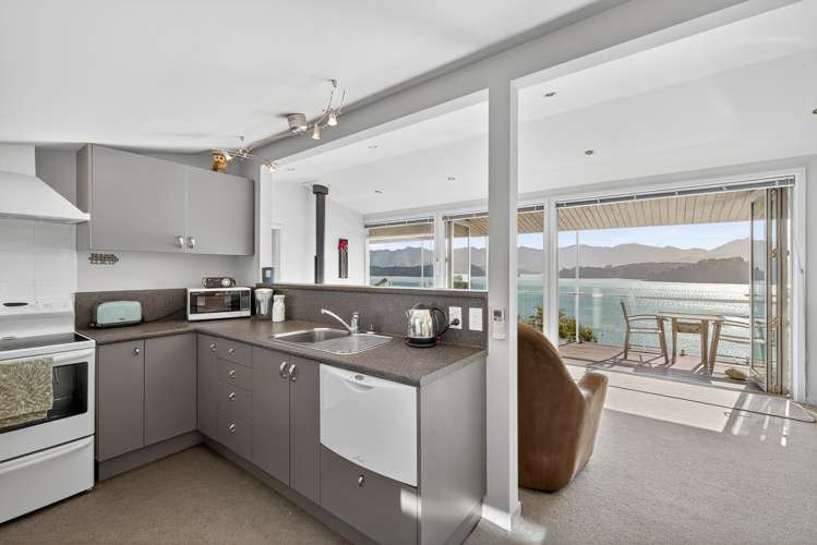 348 Marine Drive Charteris Bay_10