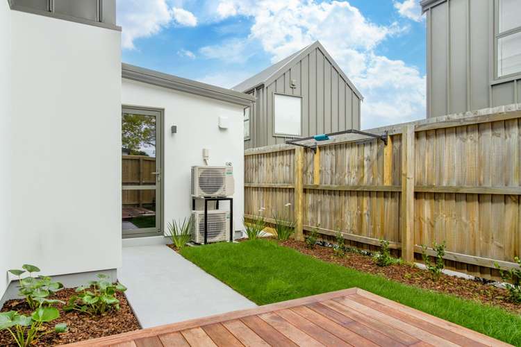 2/16 Moule Street Addington_17