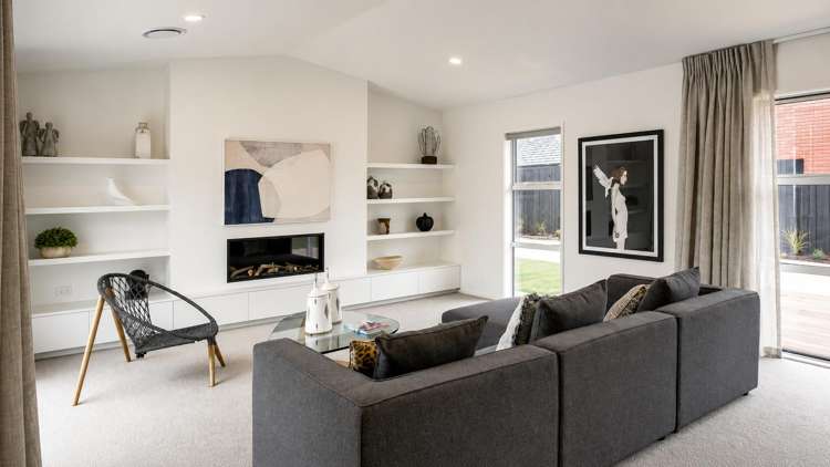 86 Southfield Drive Lincoln_5