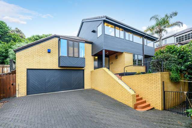 Saint Heliers - Superb location - lifestyle to...