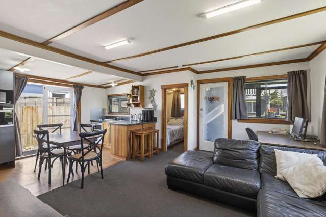 59 Fifth Avenue Urenui_2