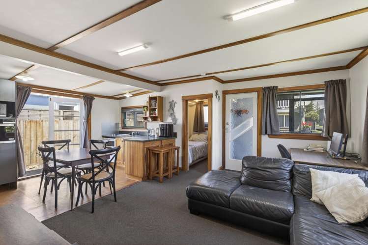 59 Fifth Avenue Urenui_2