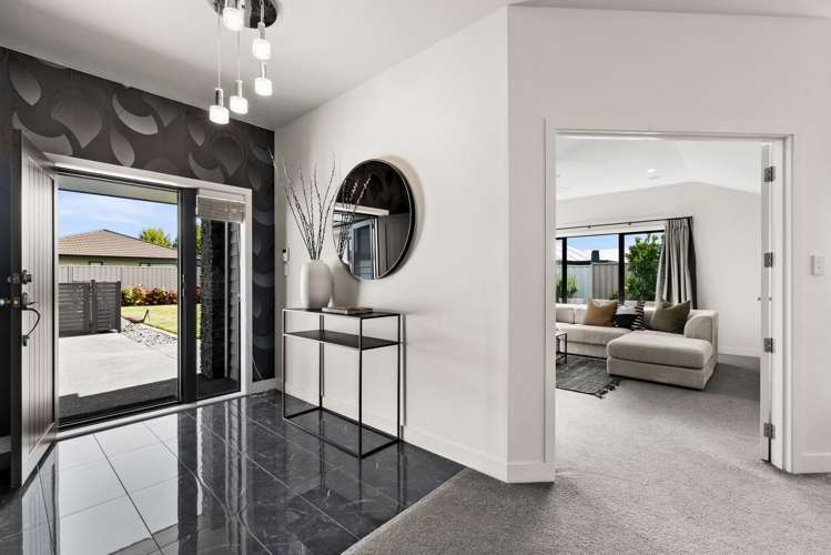 14 Arbuckle Road Frimley_11