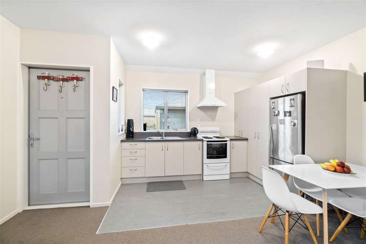 4/10 Collins Street Addington_10