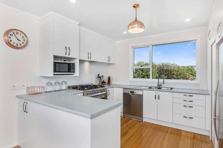 127 Easther Crescent Kew_8