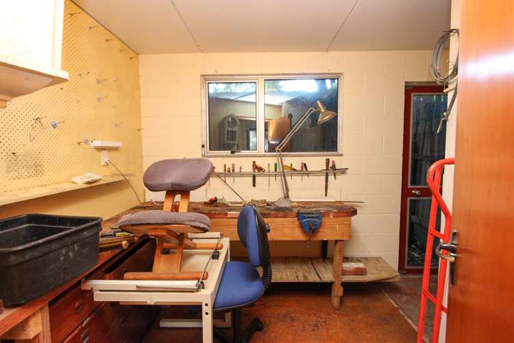 167 Queens Drive Richmond_17