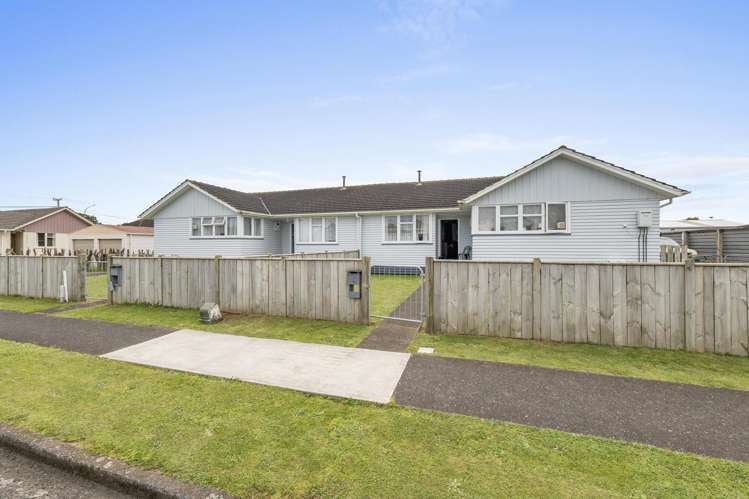 1 & 3 Koromiko Avenue Hawera_0