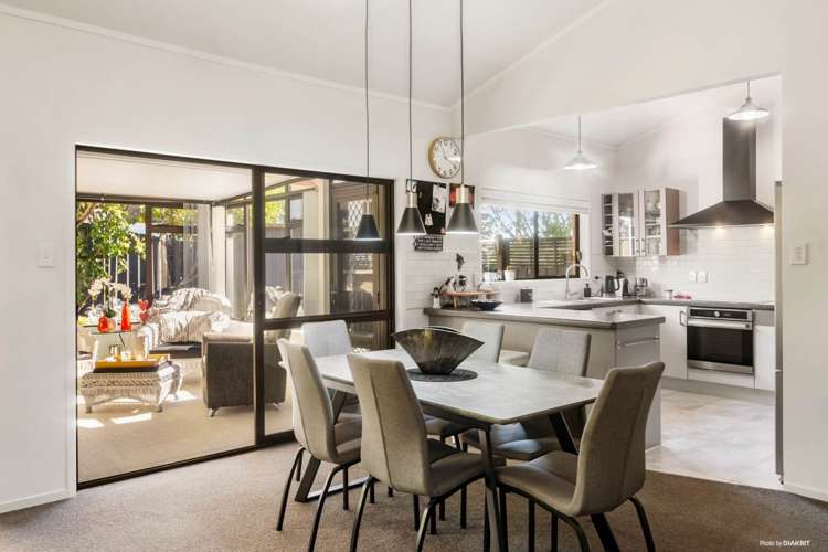 2/9 Carlton Street Hillsborough_8