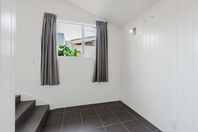 33 Edinburgh Road Hillcrest_12