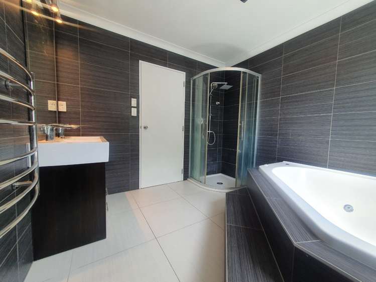 18 Belleaire Court West Harbour_13