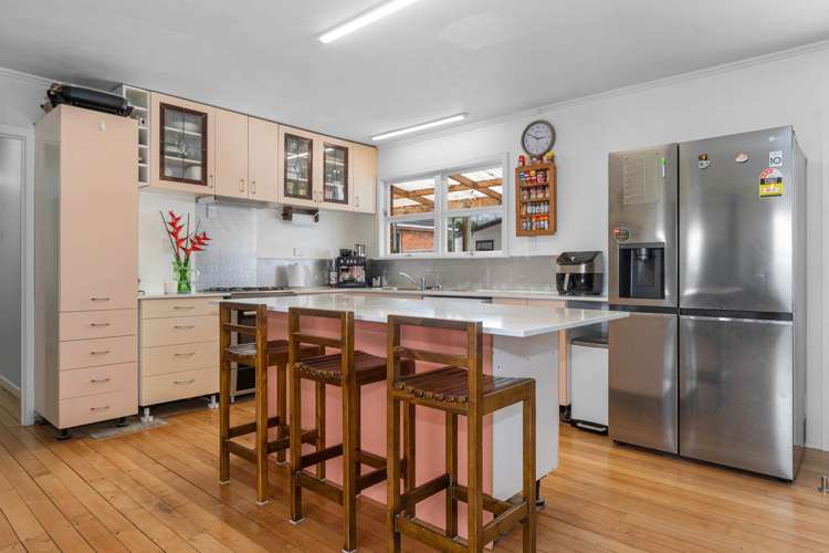 25 Memorial Drive Parahaki_8