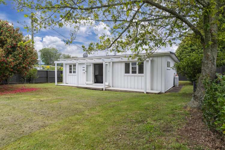 17 Lake Road Mangakino_14