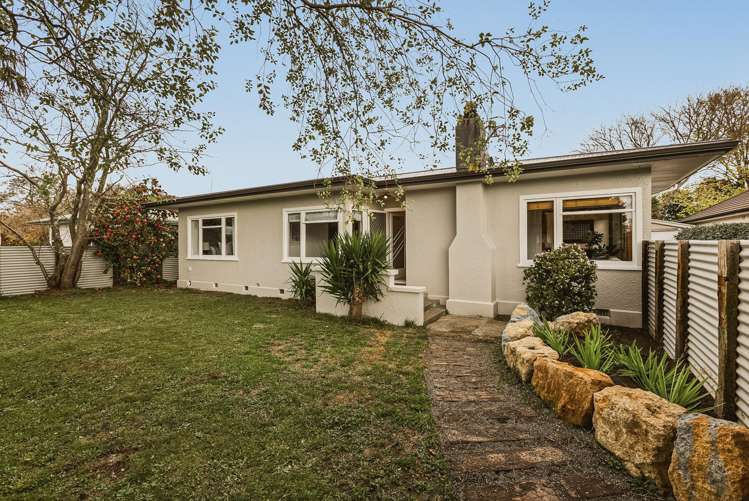 809 Maitland Crescent Mayfair_13