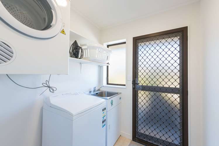 14 Pettit Place The Wood_18