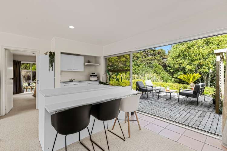 1479 East Coast Road Redvale_11