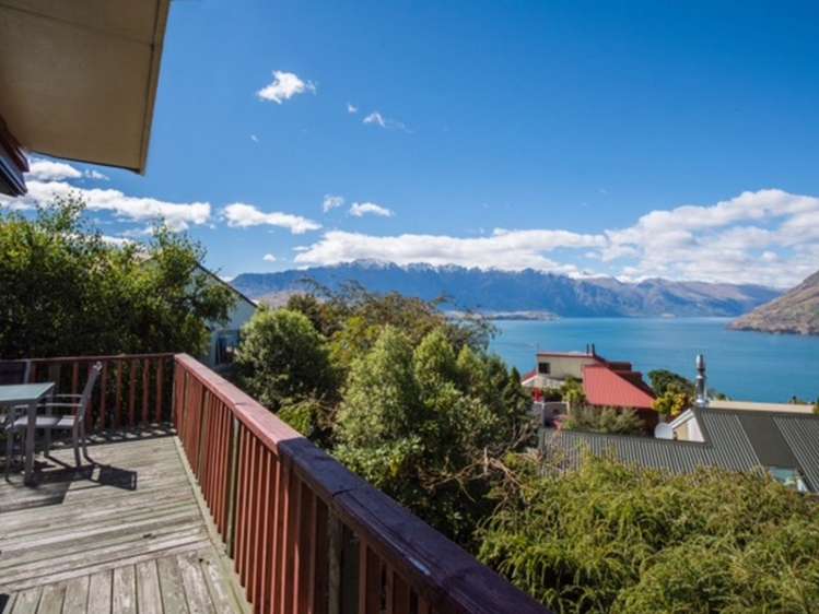 4b Caples Place Fernhill/Sunshine Bay_4
