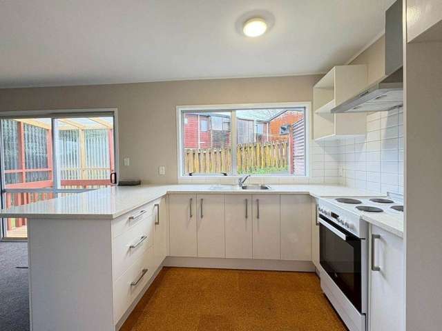 2/18 Moxham Grove Massey_1