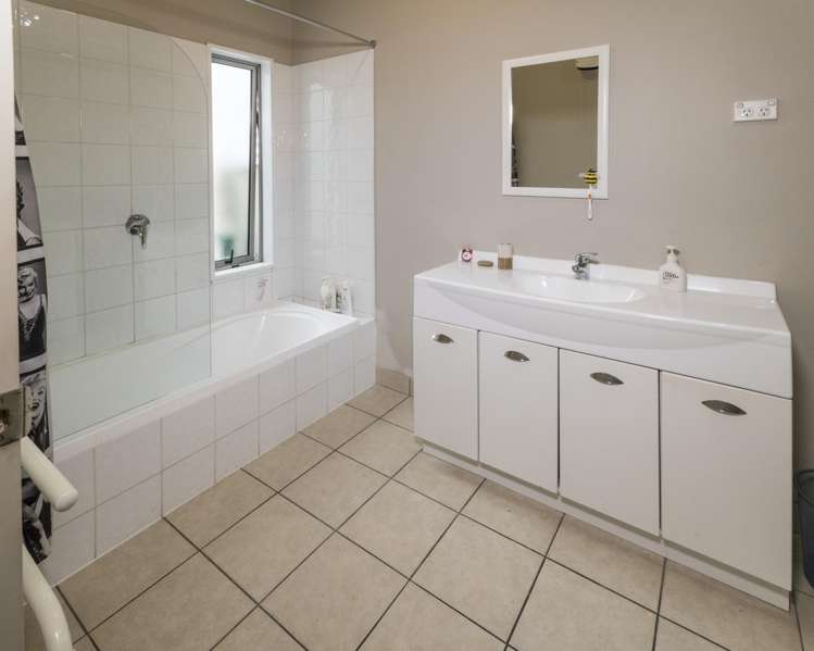 B/5 Hogan Lane Wanaka_5