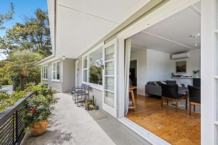 1060 Sandspit Road_0