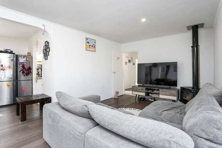 1/3 De Thiery Place Pakuranga Heights_5