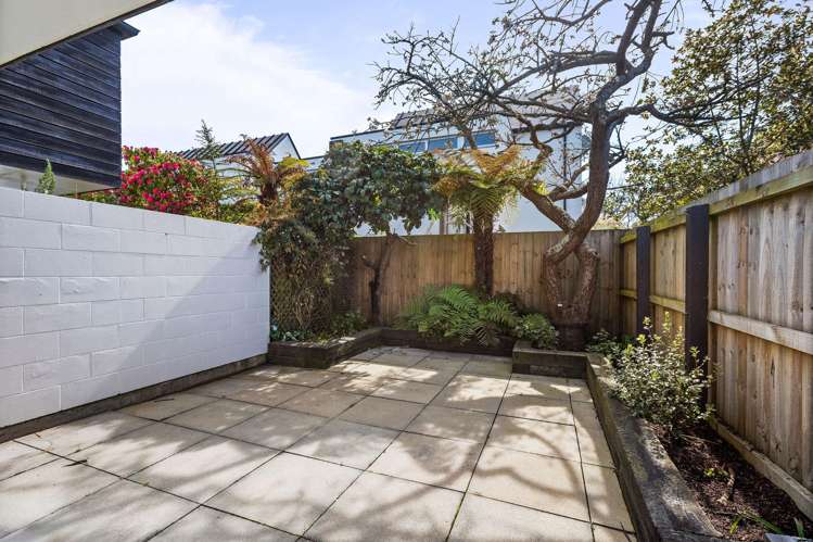 8/30 Clissold Street Merivale_7
